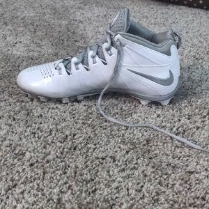 Men’s Nike white and gray lacrosse cleats